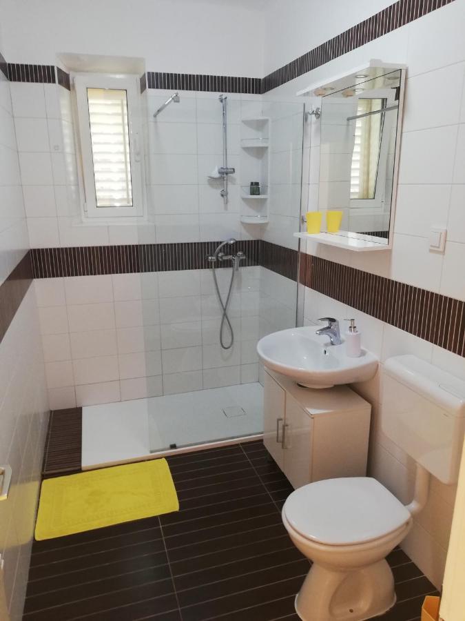 Yellow Room Guesthouse Дубровник Экстерьер фото